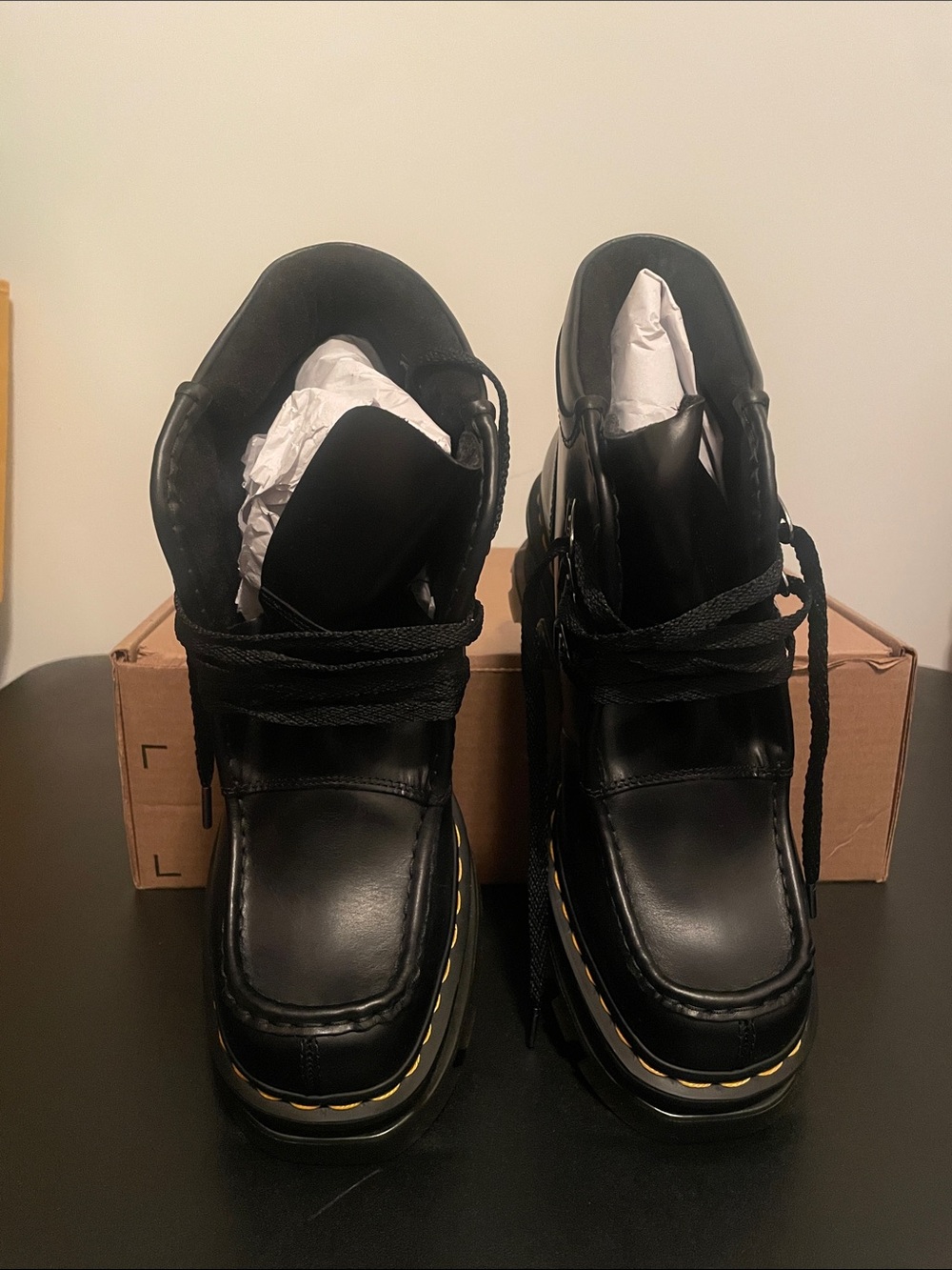 Dr. Martens Corran 3i Boot Women’s 10 JB - Picture 2 of 5